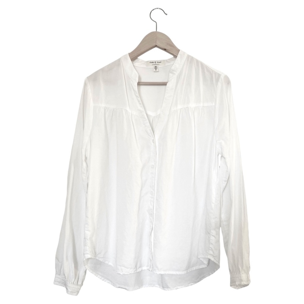 Anthropologie| Cloth & Stone V-neck Button down Shirt. White. Size: M